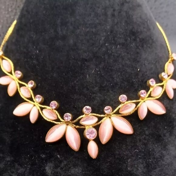 Vintage Avon Pink Moonstone Rhinestone Goldtone Necklace - Picture 3 of 5